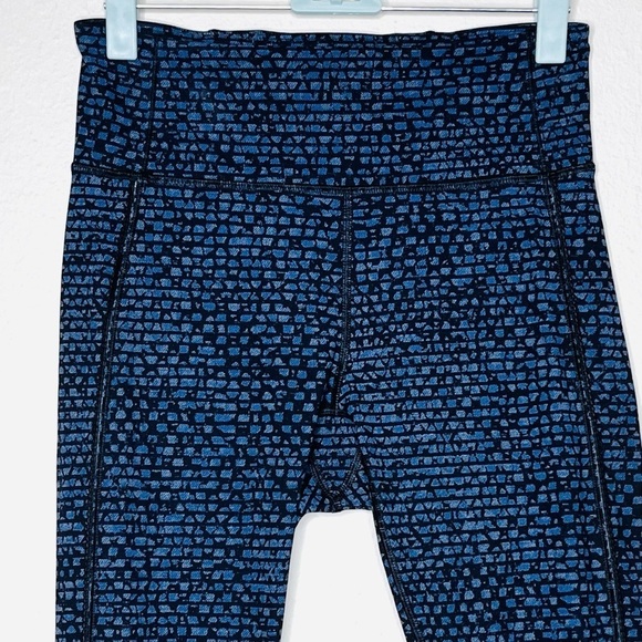 Lululemon Deep Breath Crop 21" Mesh Leggings in Shatter Weave Teal Blue - Picture 3 of 7